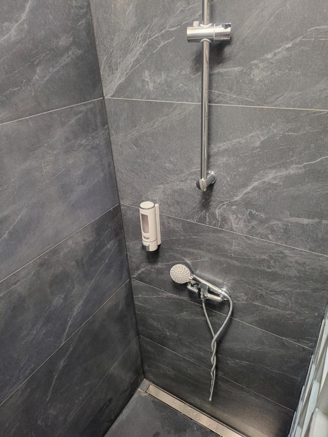 Rooms4Rest Wiertnicza - Private Rooms For Tourists - Atr Consulting Sp, Z O,O, Warsawa Bagian luar foto