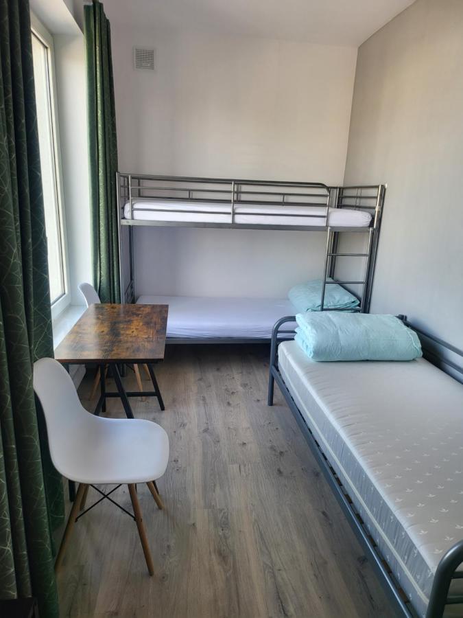 Rooms4Rest Wiertnicza - Private Rooms For Tourists - Atr Consulting Sp, Z O,O, Warsawa Bagian luar foto