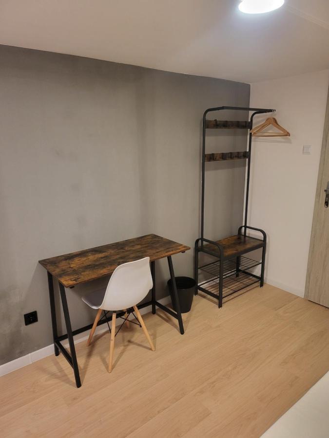 Rooms4Rest Wiertnicza - Private Rooms For Tourists - Atr Consulting Sp, Z O,O, Warsawa Bagian luar foto