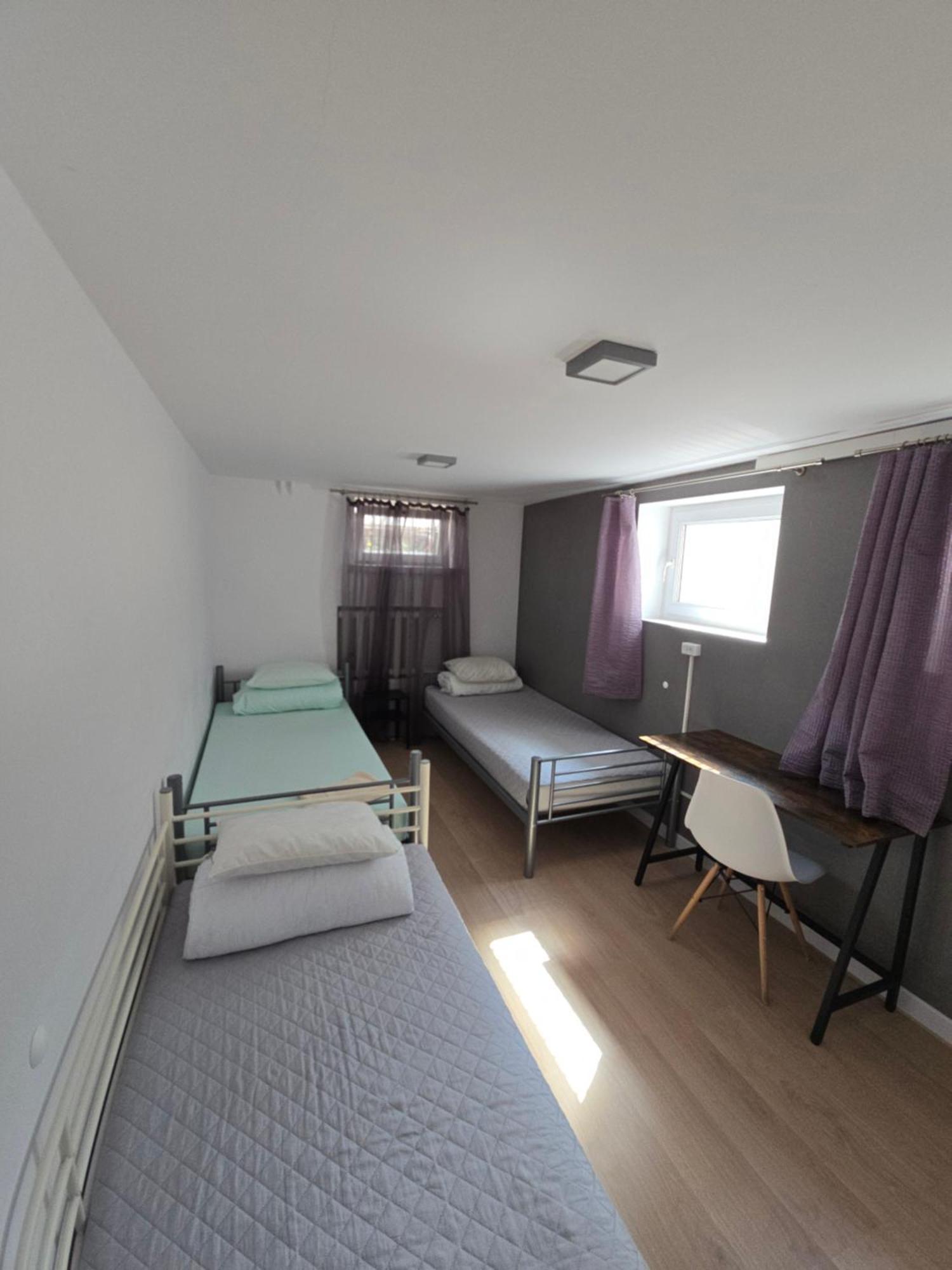 Rooms4Rest Wiertnicza - Private Rooms For Tourists - Atr Consulting Sp, Z O,O, Warsawa Bagian luar foto